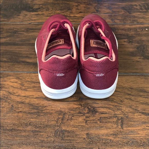 Vans - Picture 4 of 6